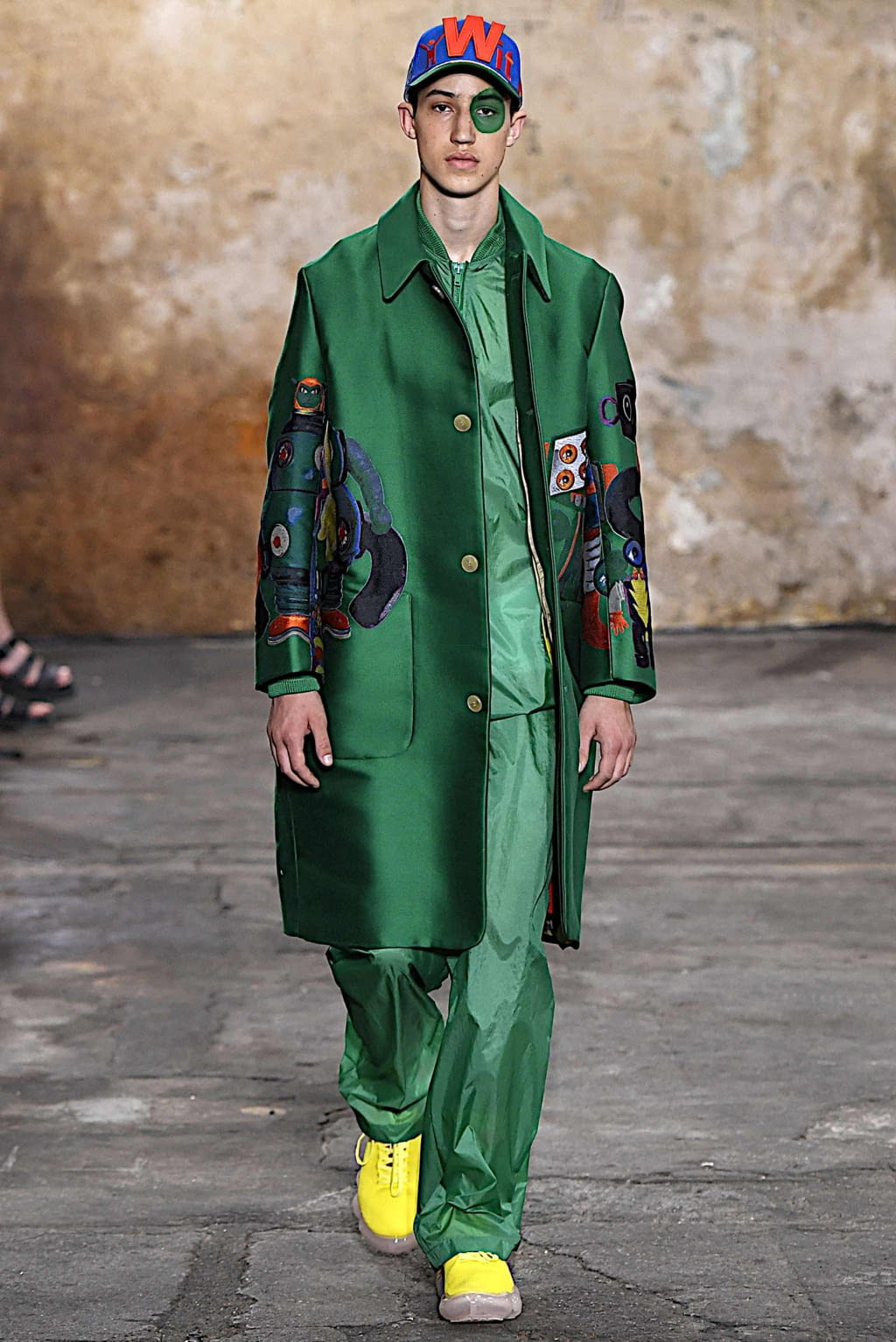 Fashion Week Paris Spring/Summer 2020 look 23 from the Walter Van Beirendonck collection 男装