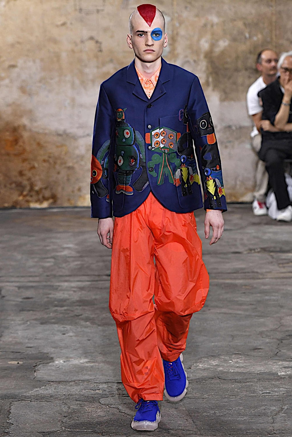 Fashion Week Paris Spring/Summer 2020 look 24 from the Walter Van Beirendonck collection 男装