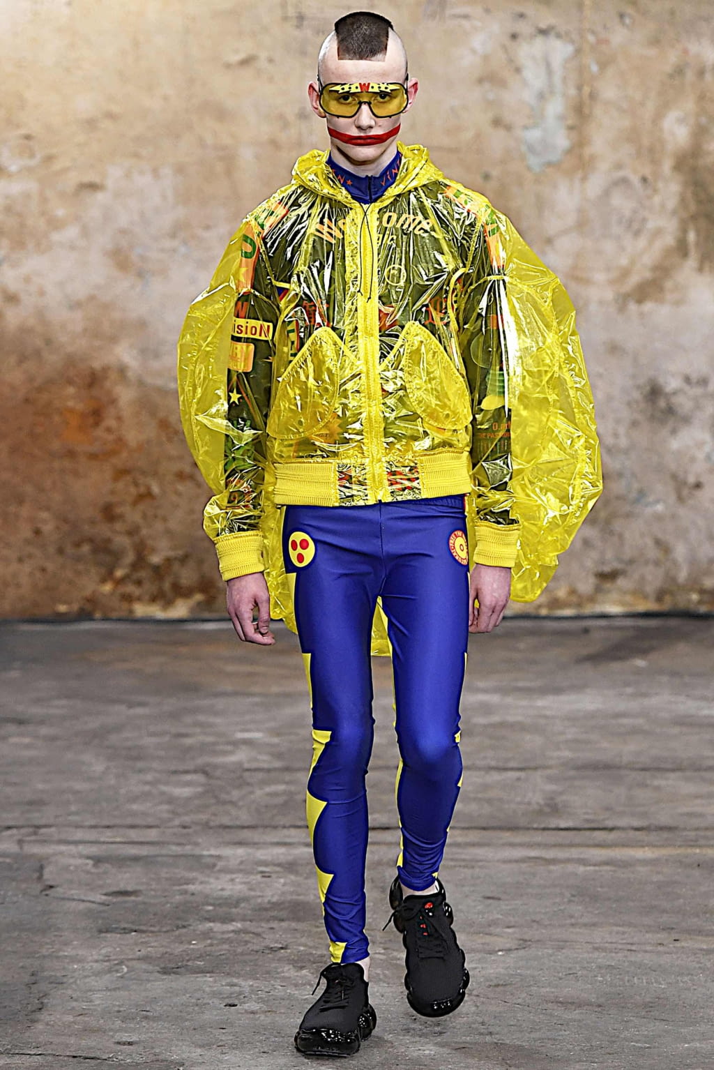 Fashion Week Paris Spring/Summer 2020 look 34 from the Walter Van Beirendonck collection 男装