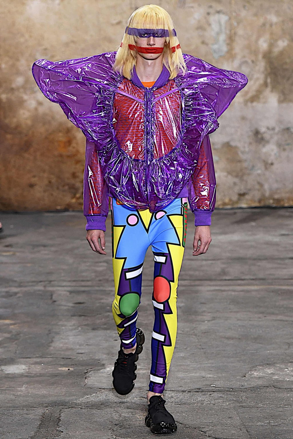 Fashion Week Paris Spring/Summer 2020 look 38 from the Walter Van Beirendonck collection 男装