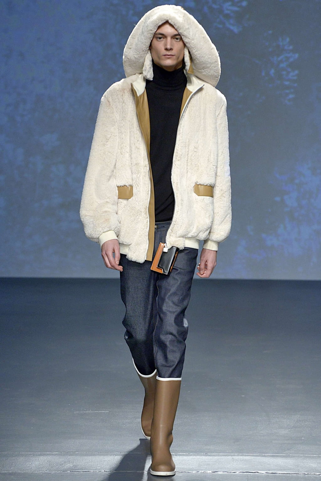 Fashion Week New York Fall/Winter 2019 look 12 from the Wan Hung collection menswear
