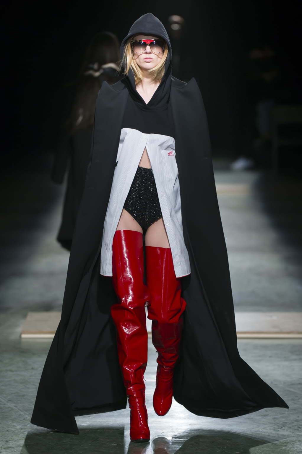 Fashion Week Paris Fall/Winter 2016 look 21 from the Wanda Nylon collection 女装