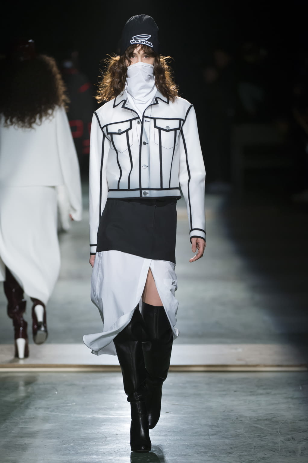 Fashion Week Paris Fall/Winter 2016 look 7 de la collection Wanda Nylon womenswear