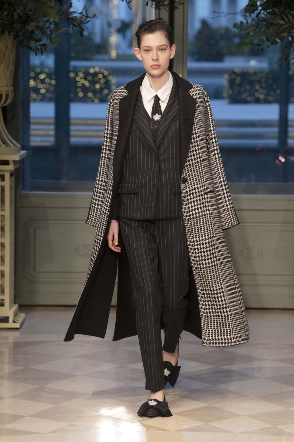 Fashion Week Paris Fall/Winter 2019 look 2 from the WEILL collection 女装