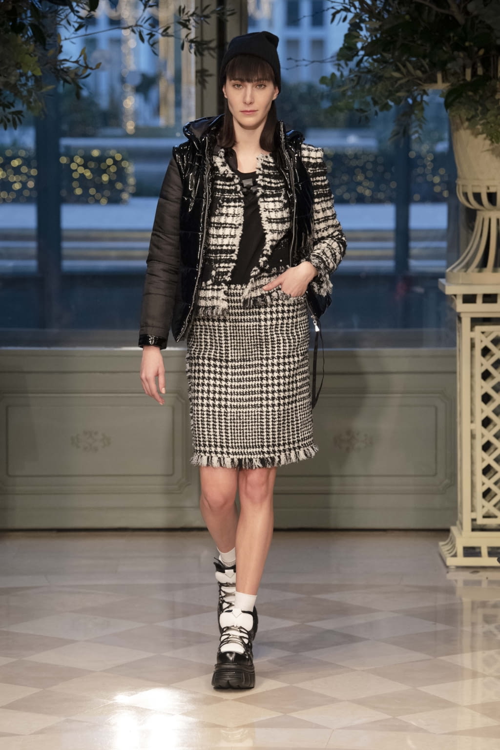 Fashion Week Paris Fall/Winter 2019 look 6 from the WEILL collection womenswear