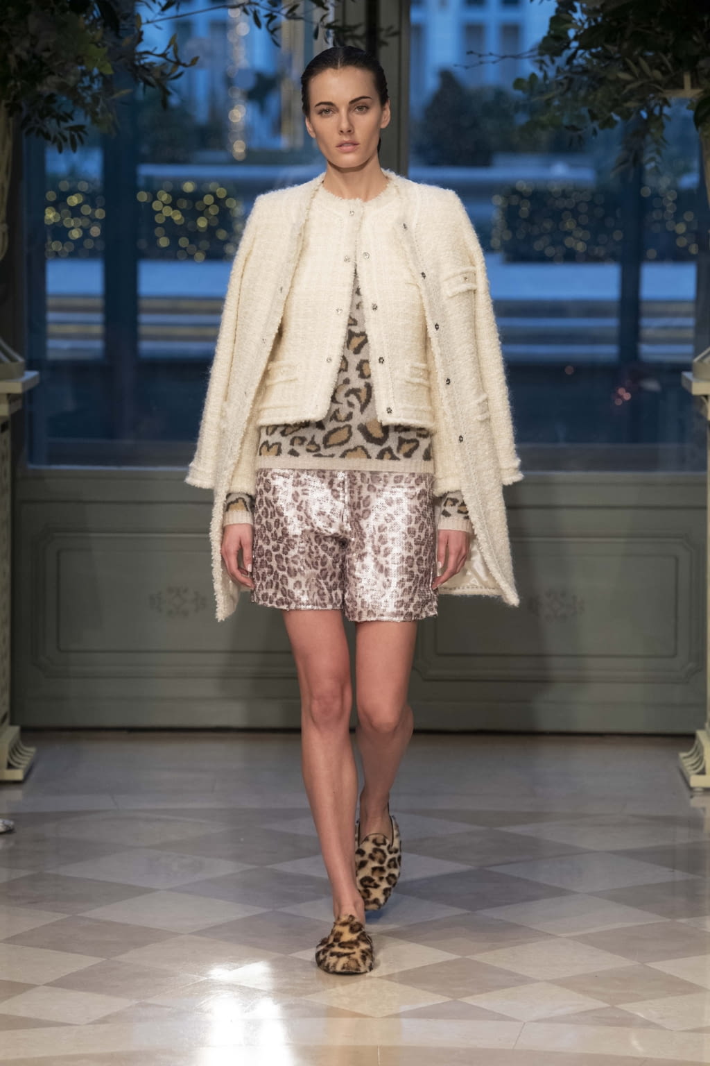 Fashion Week Paris Fall/Winter 2019 look 10 from the WEILL collection 女装
