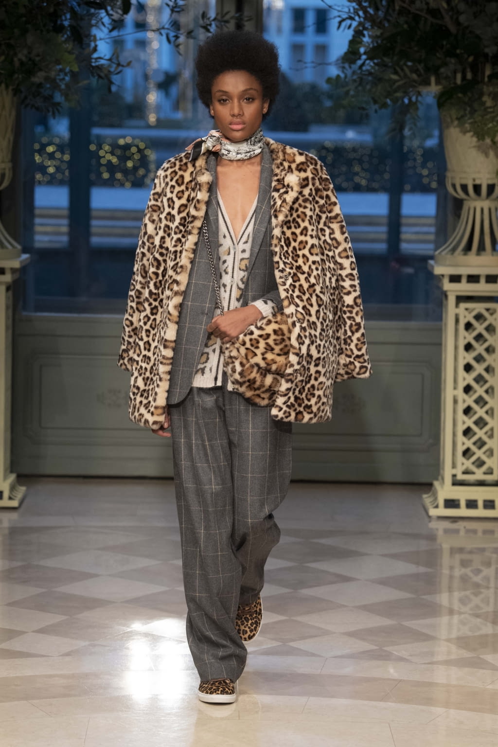 Fashion Week Paris Fall/Winter 2019 look 17 from the WEILL collection 女装