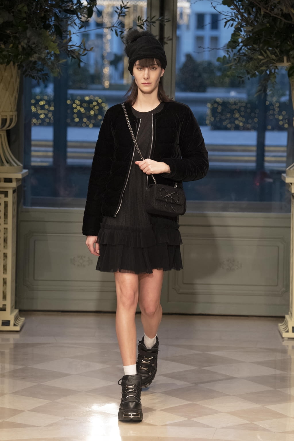 Fashion Week Paris Fall/Winter 2019 look 28 from the WEILL collection womenswear