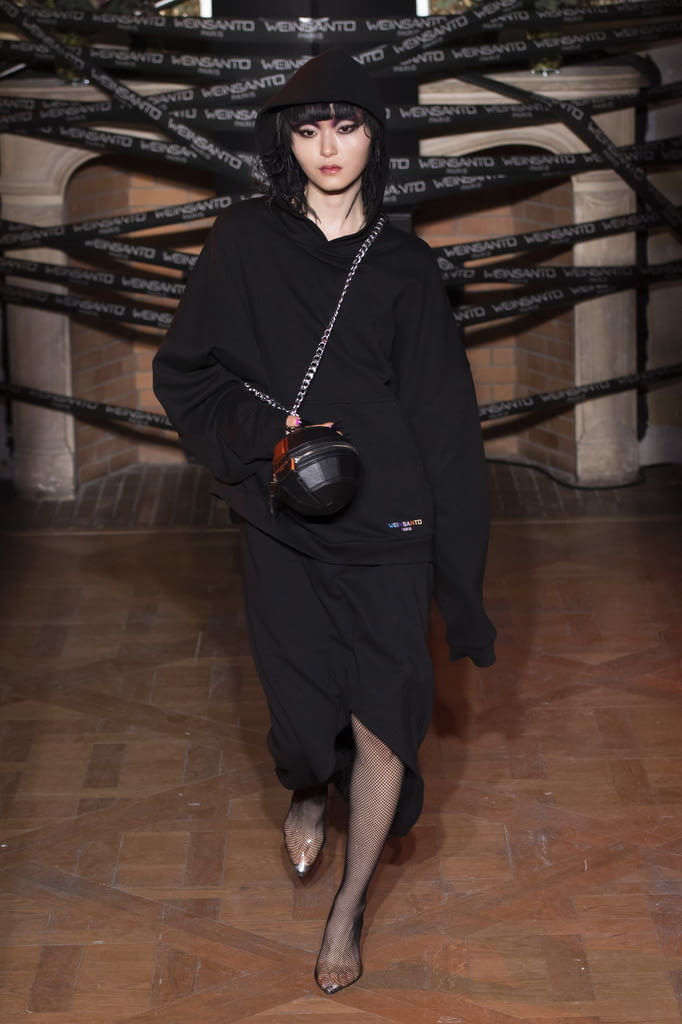 Fashion Week Paris Fall/Winter 2022 look 28 from the WEINSANTO collection womenswear