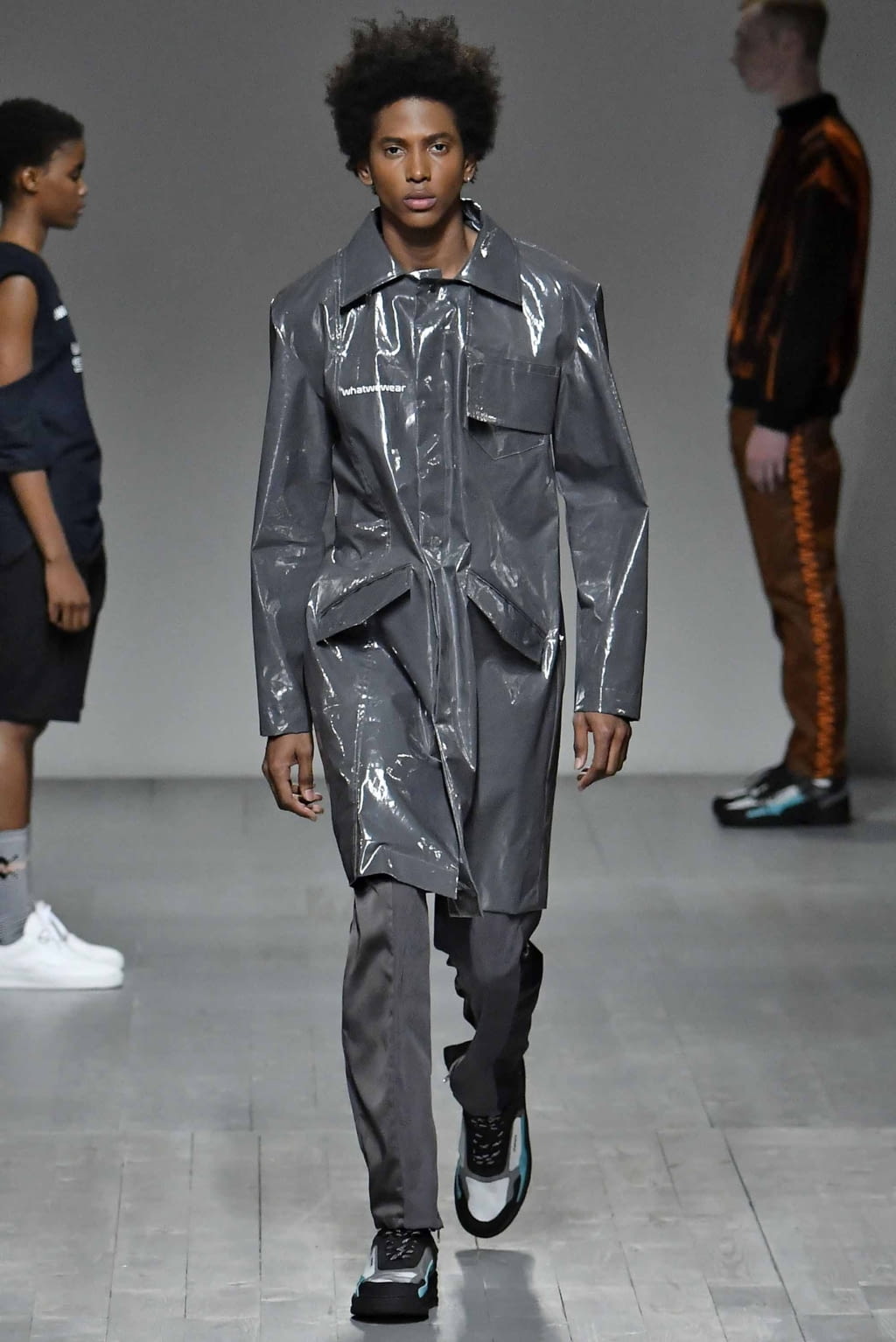 Fashion Week London Spring/Summer 2019 look 24 from the What We Wear collection 男装