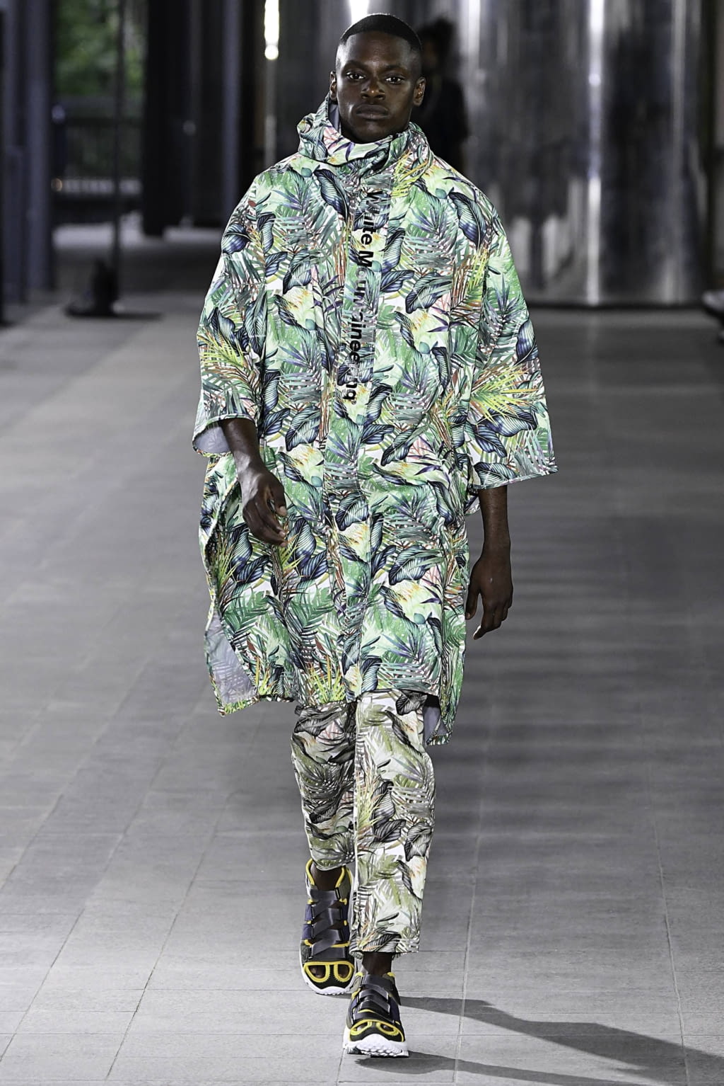 Fashion Week Paris Spring/Summer 2020 look 17 from the White Mountaineering collection menswear