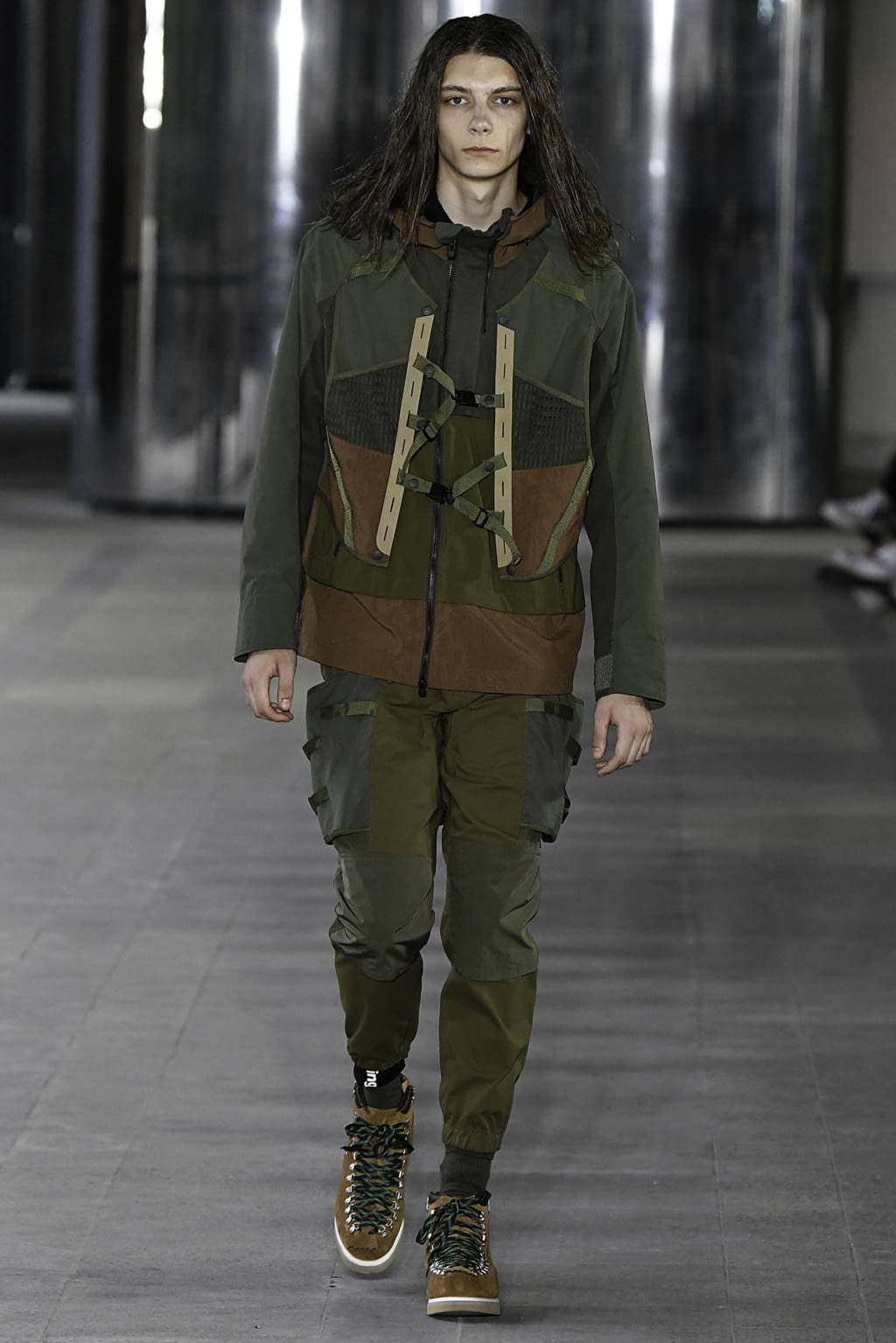 Fashion Week Paris Spring/Summer 2020 look 32 from the White Mountaineering collection 男装