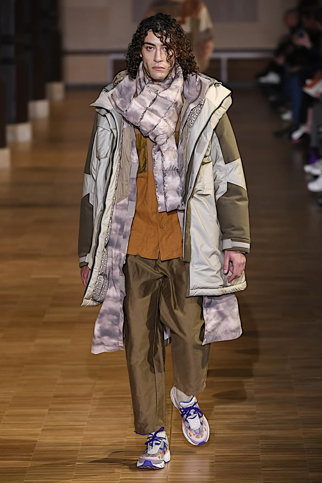 Fashion Week Paris Fall/Winter 2020 look 14 from the White Mountaineering collection 男装