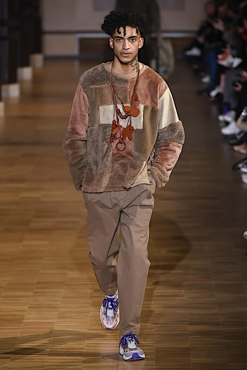 Fashion Week Paris Fall/Winter 2020 look 15 from the White Mountaineering collection 男装