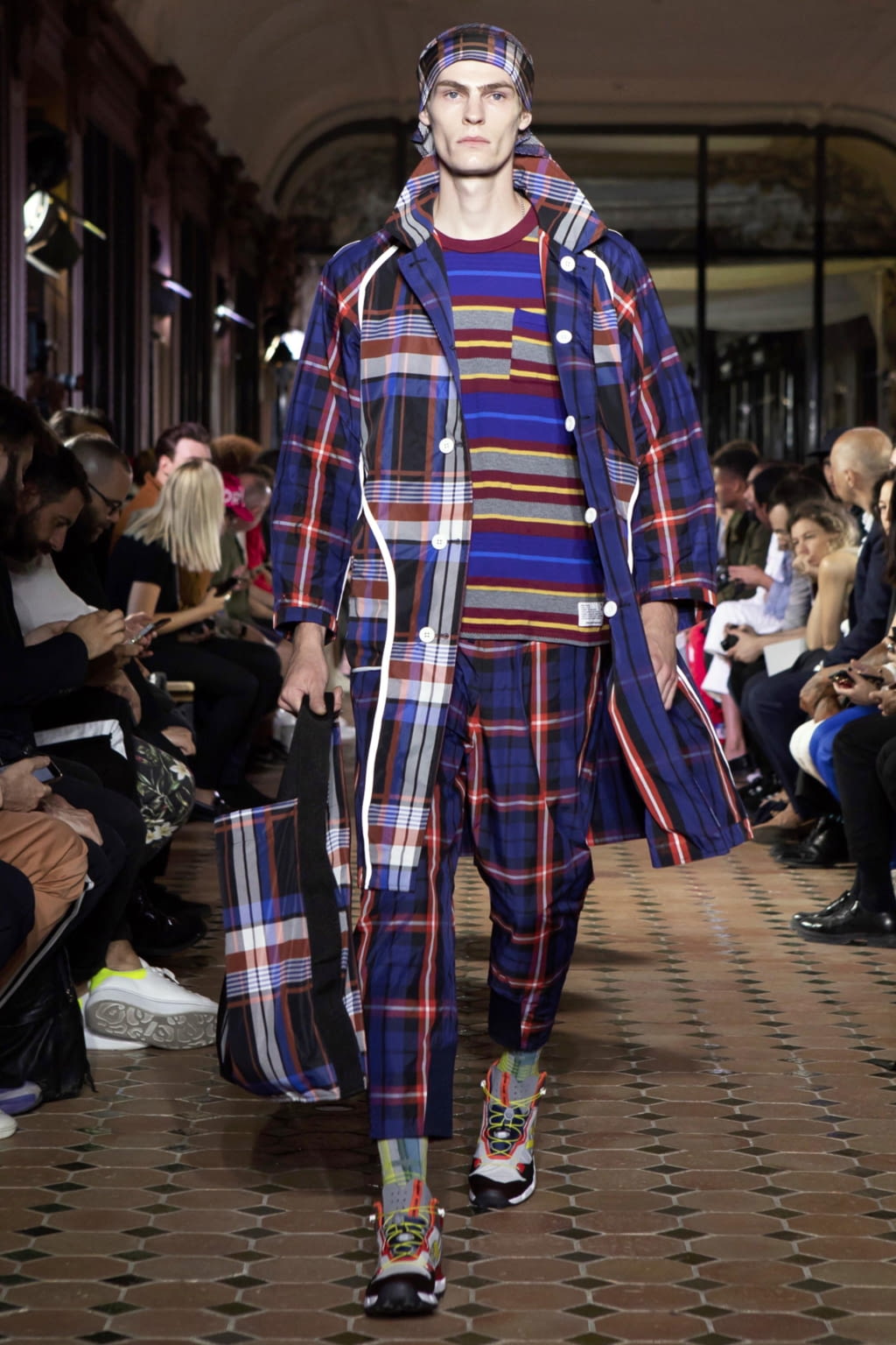 Fashion Week Paris Spring/Summer 2019 look 6 from the White Mountaineering collection menswear