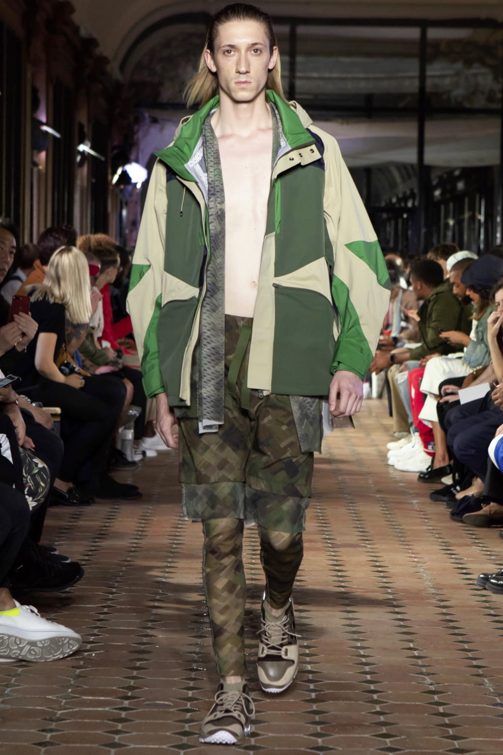 Fashion Week Paris Spring/Summer 2019 look 19 from the White Mountaineering collection menswear