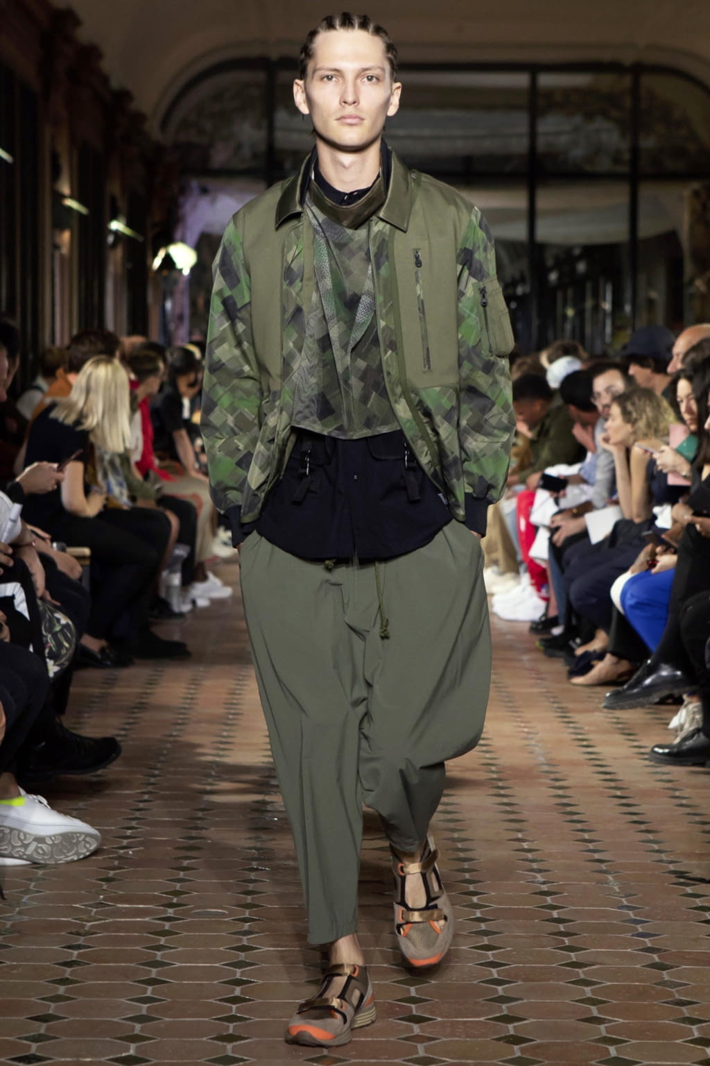 Fashion Week Paris Spring/Summer 2019 look 23 from the White Mountaineering collection 男装
