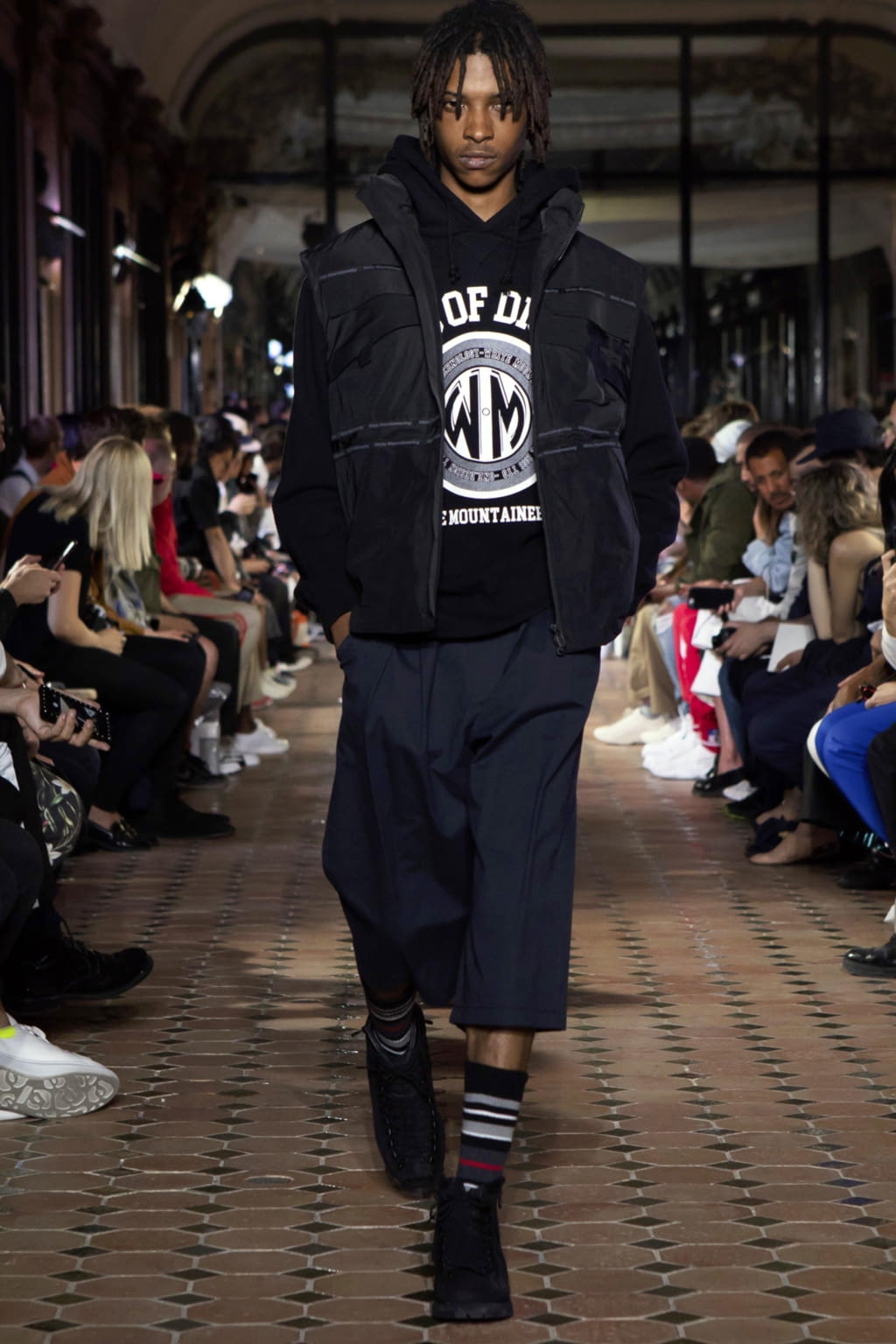 Fashion Week Paris Spring/Summer 2019 look 26 from the White Mountaineering collection menswear