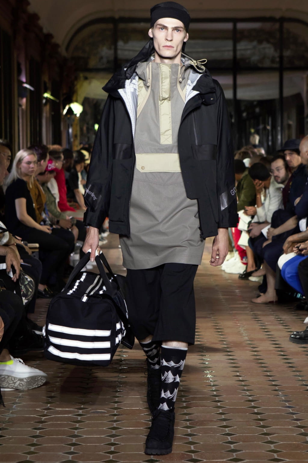 Fashion Week Paris Spring/Summer 2019 look 34 from the White Mountaineering collection menswear