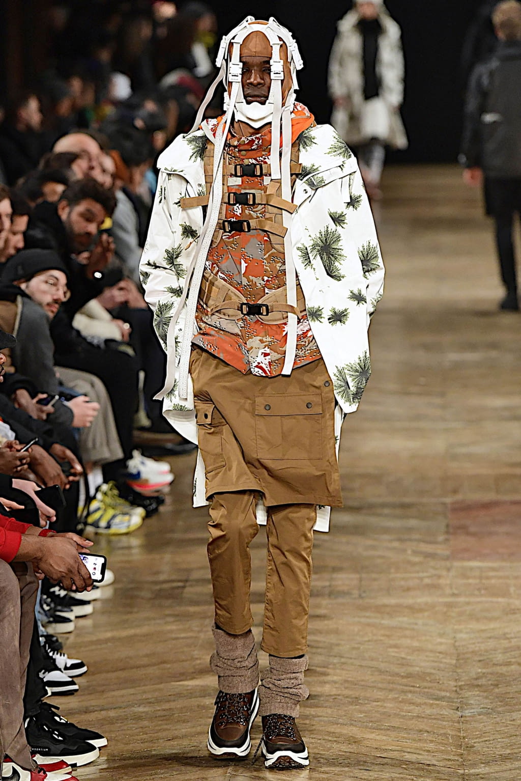 Fashion Week Paris Fall/Winter 2019 look 13 from the White Mountaineering collection menswear