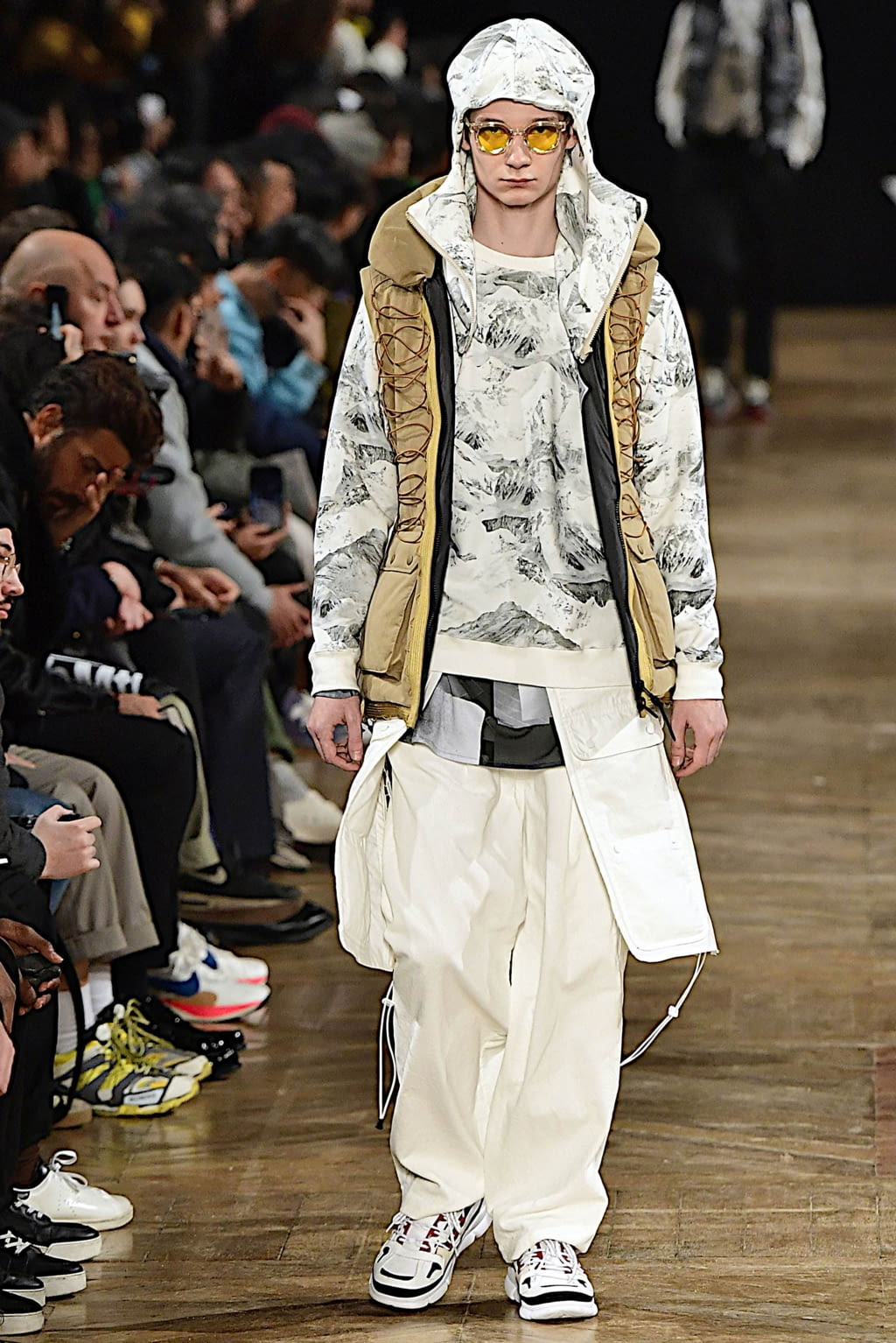 Fashion Week Paris Fall/Winter 2019 look 16 from the White Mountaineering collection 男装