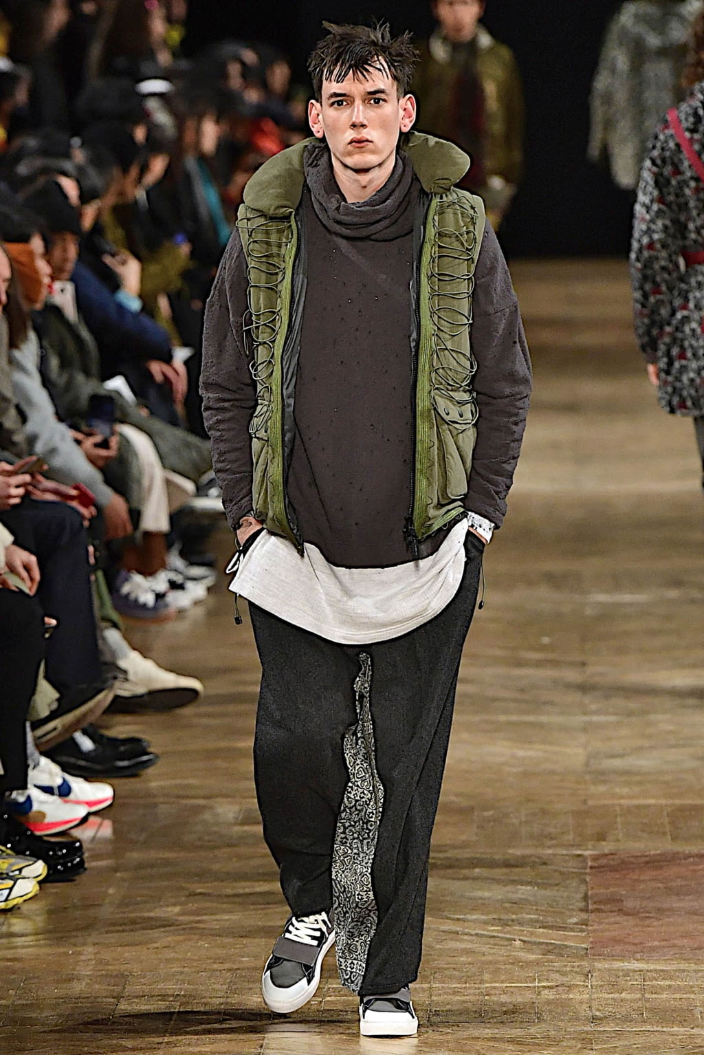 Fashion Week Paris Fall/Winter 2019 look 26 from the White Mountaineering collection 男装
