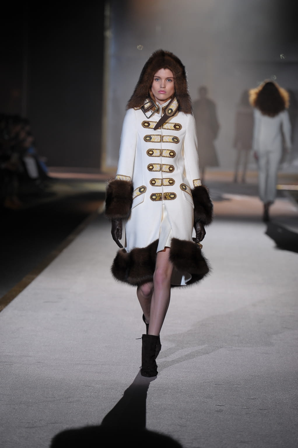 Fashion Week Milan Fall/Winter 2016 look 3 from the Ermanno Scervino collection 女装