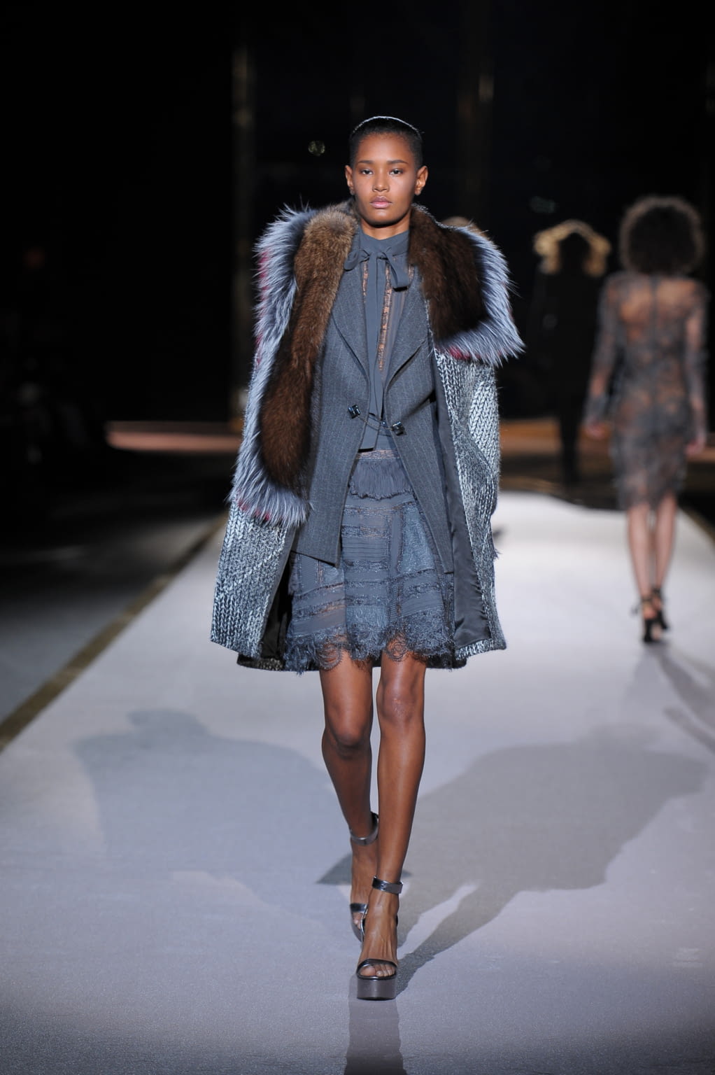 Fashion Week Milan Fall/Winter 2016 look 19 from the Ermanno Scervino collection 女装