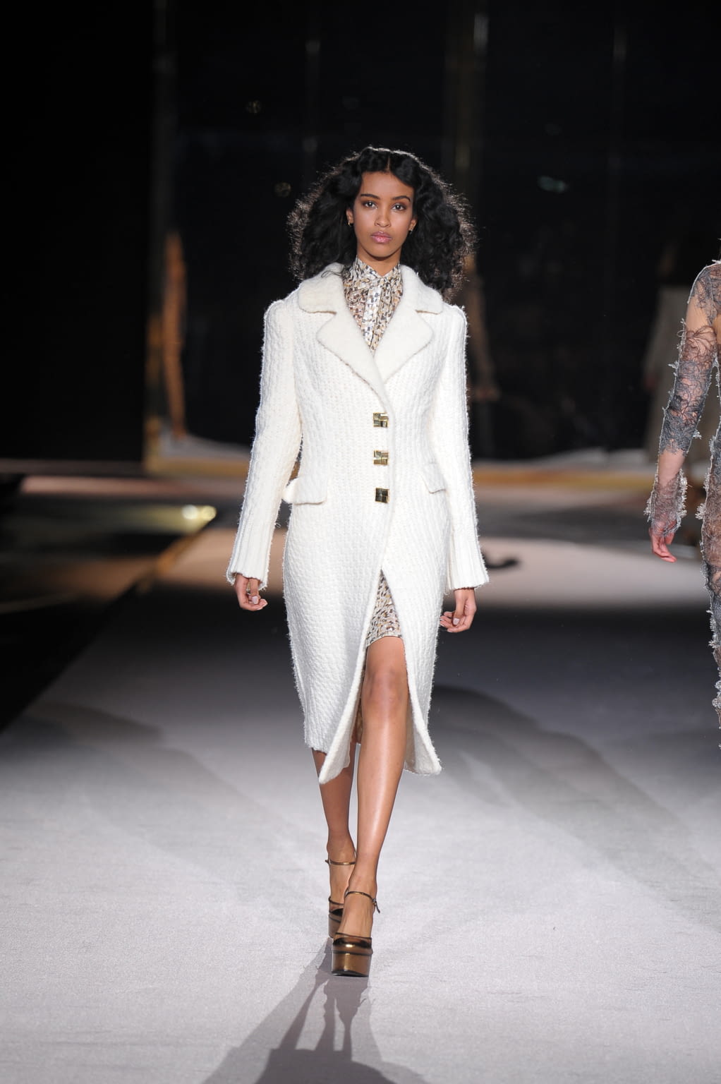 Fashion Week Milan Fall/Winter 2016 look 27 from the Ermanno Scervino collection womenswear