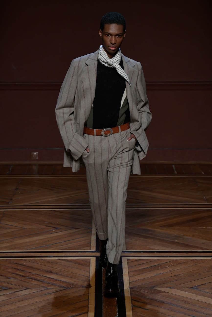 Fashion Week Paris Fall/Winter 2018 look 18 from the Wooyoungmi collection menswear