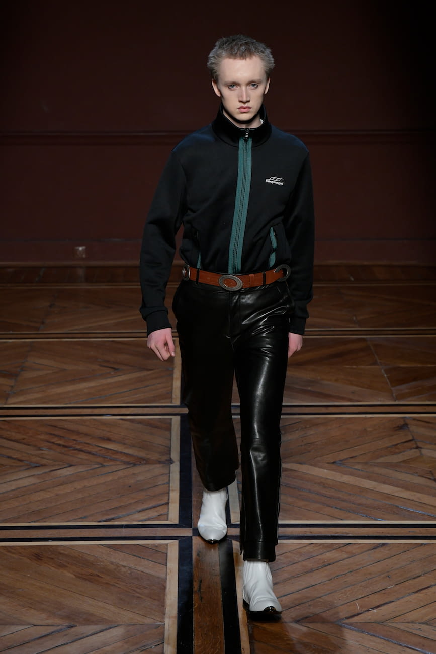Fashion Week Paris Fall/Winter 2018 look 20 from the Wooyoungmi collection 男装