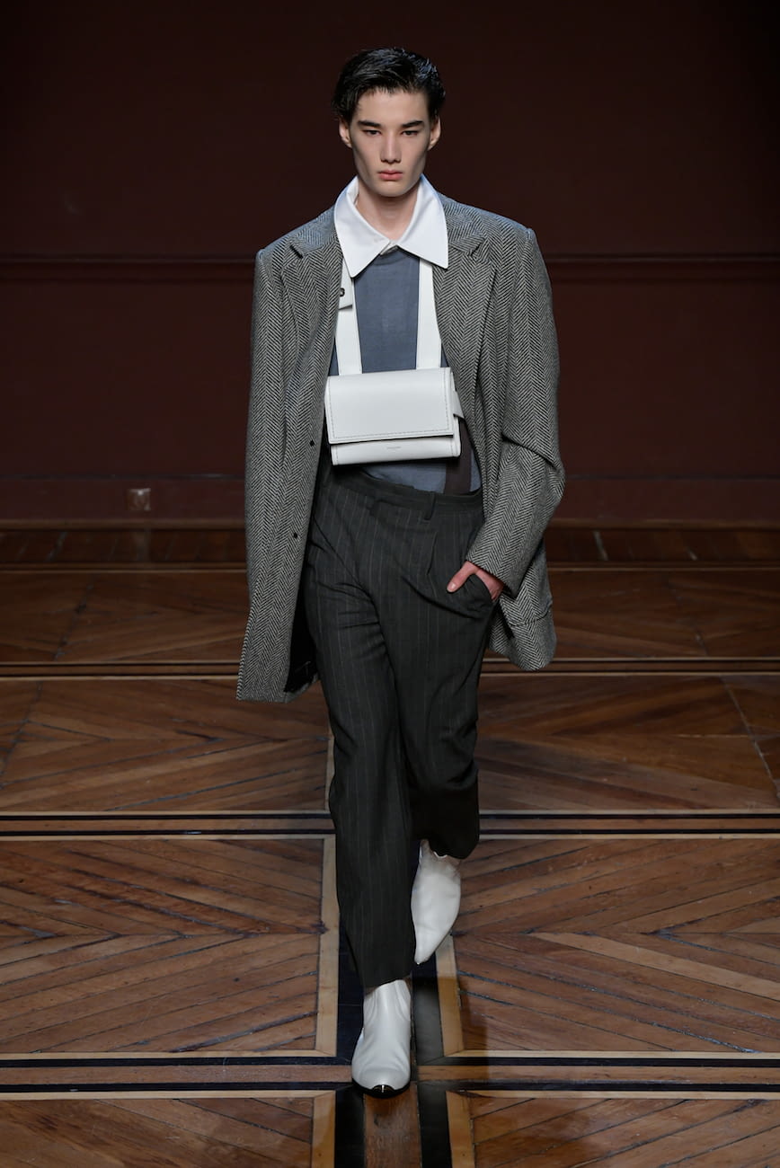 Fashion Week Paris Fall/Winter 2018 look 29 from the Wooyoungmi collection menswear