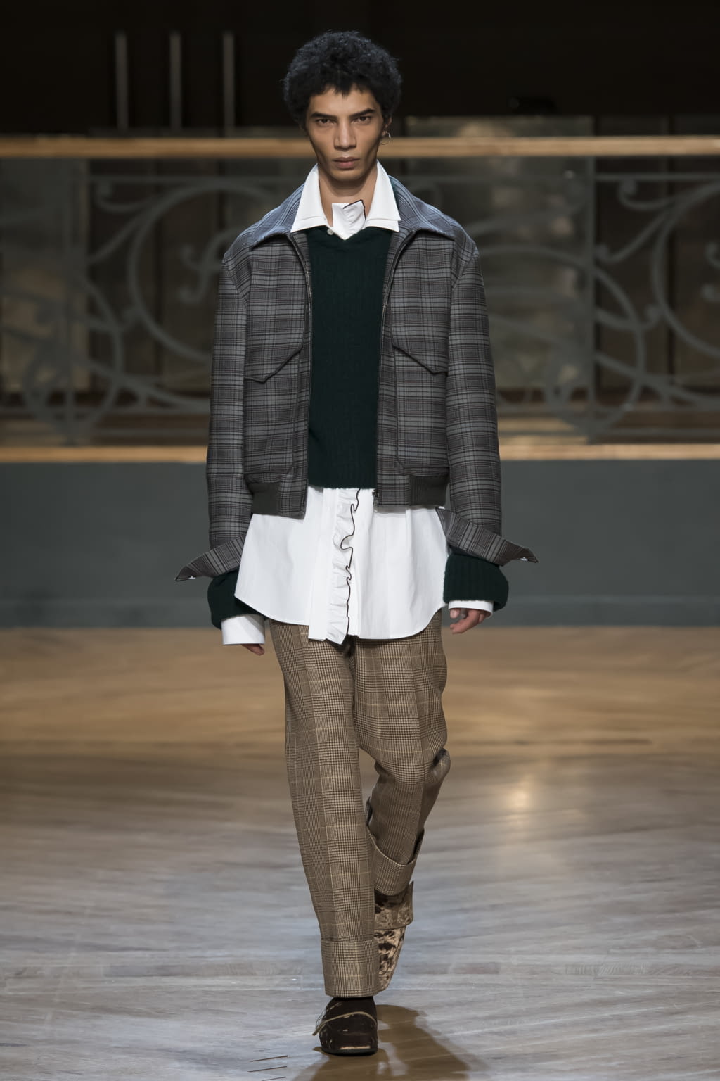 Fashion Week Paris Fall/Winter 2017 look 23 de la collection Wooyoungmi menswear