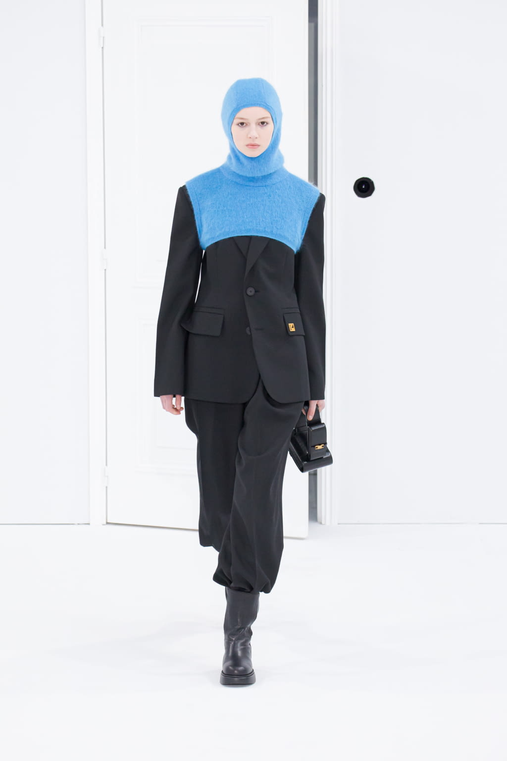 Fashion Week Paris Fall/Winter 2022 look 10 de la collection Wooyoungmi menswear