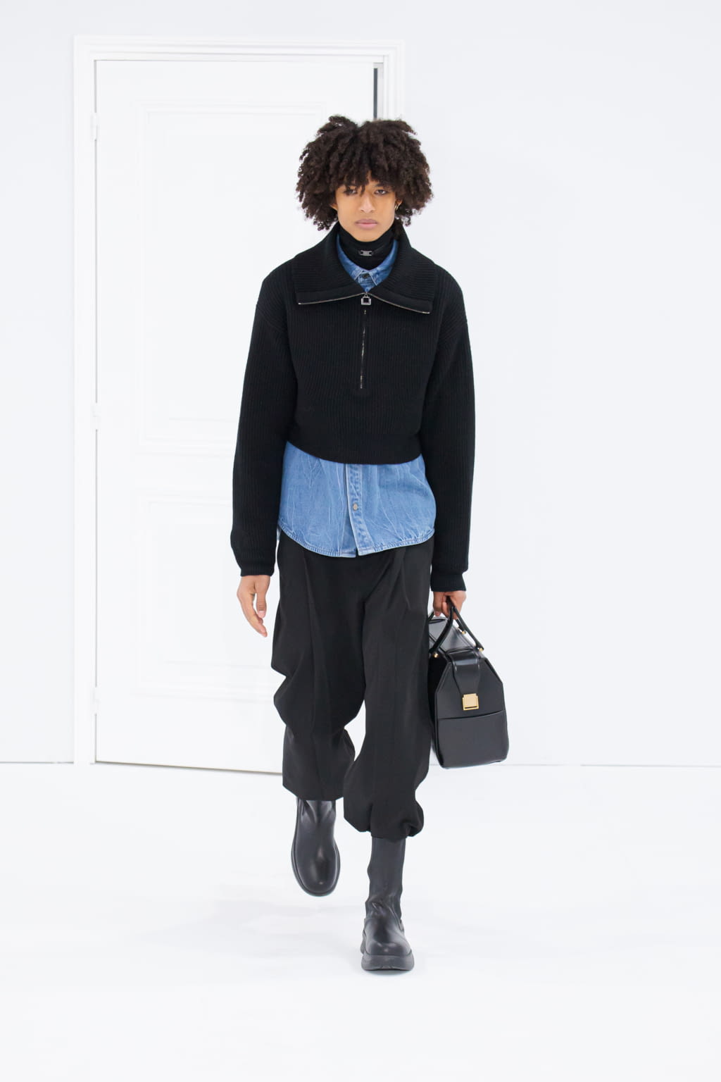 Fashion Week Paris Fall/Winter 2022 look 11 de la collection Wooyoungmi menswear