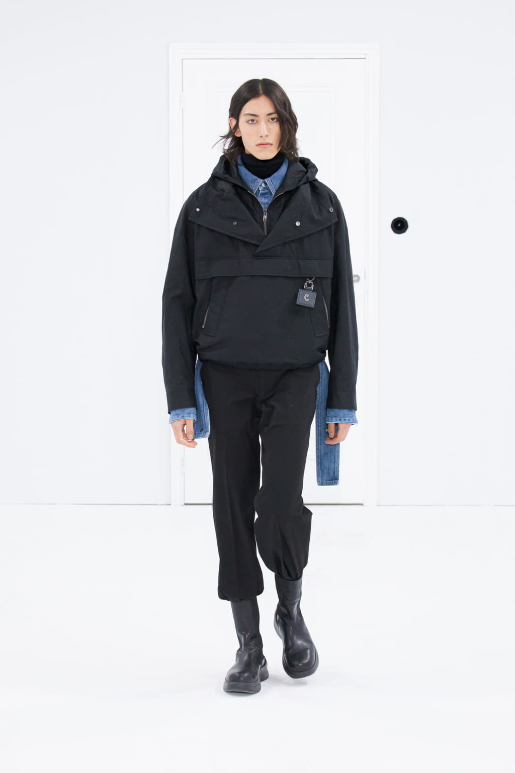 Fashion Week Paris Fall/Winter 2022 look 13 from the Wooyoungmi collection 男装