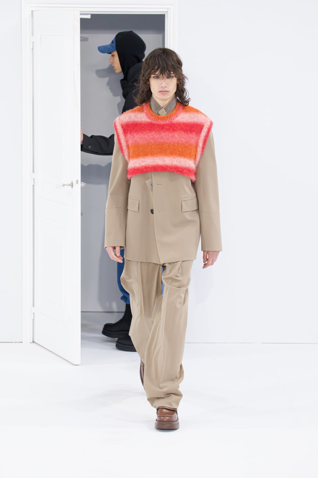 Fashion Week Paris Fall/Winter 2022 look 21 from the Wooyoungmi collection 男装
