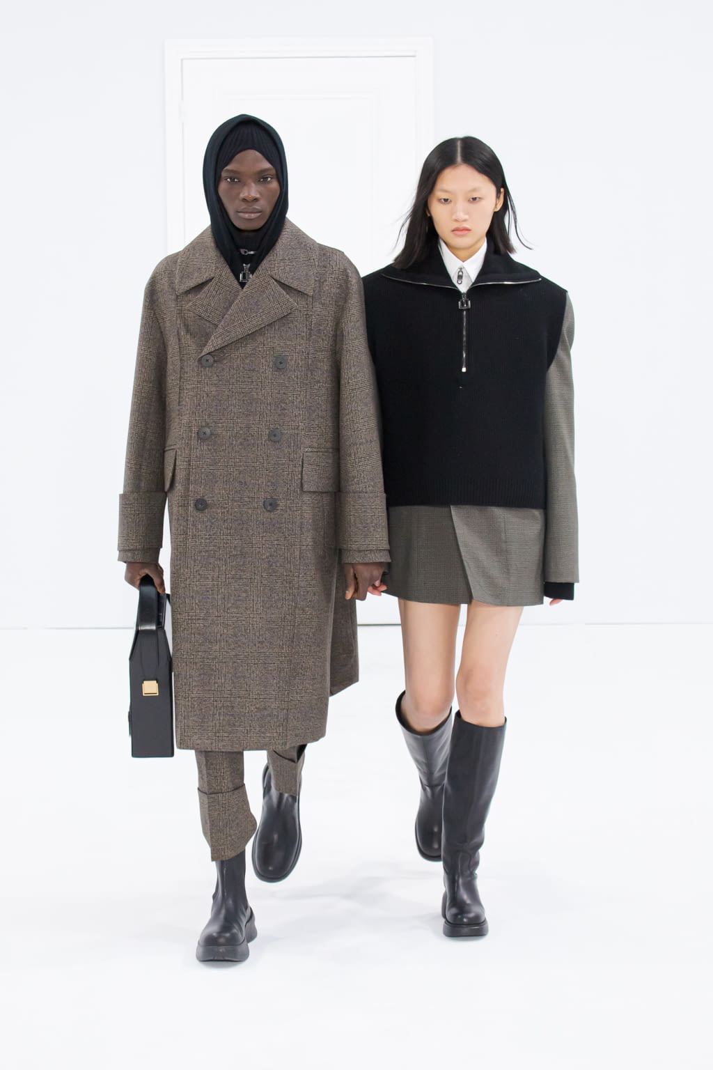 Fashion Week Paris Fall/Winter 2022 look 25 de la collection Wooyoungmi menswear
