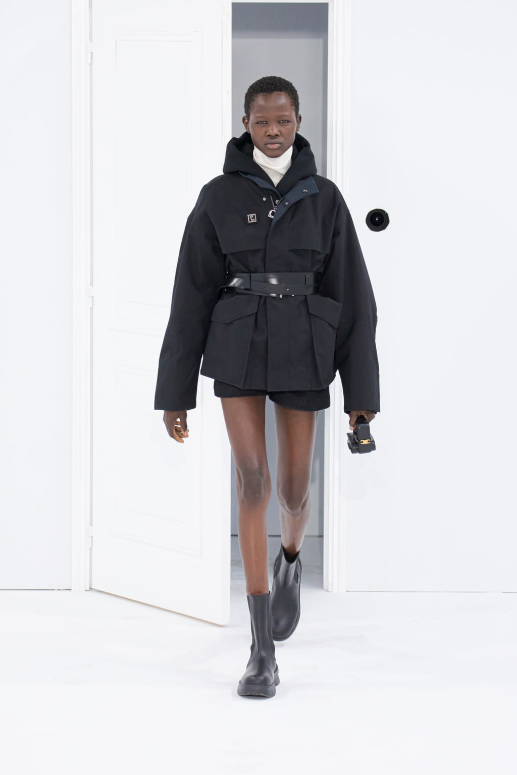 Fashion Week Paris Fall/Winter 2022 look 26 de la collection Wooyoungmi menswear