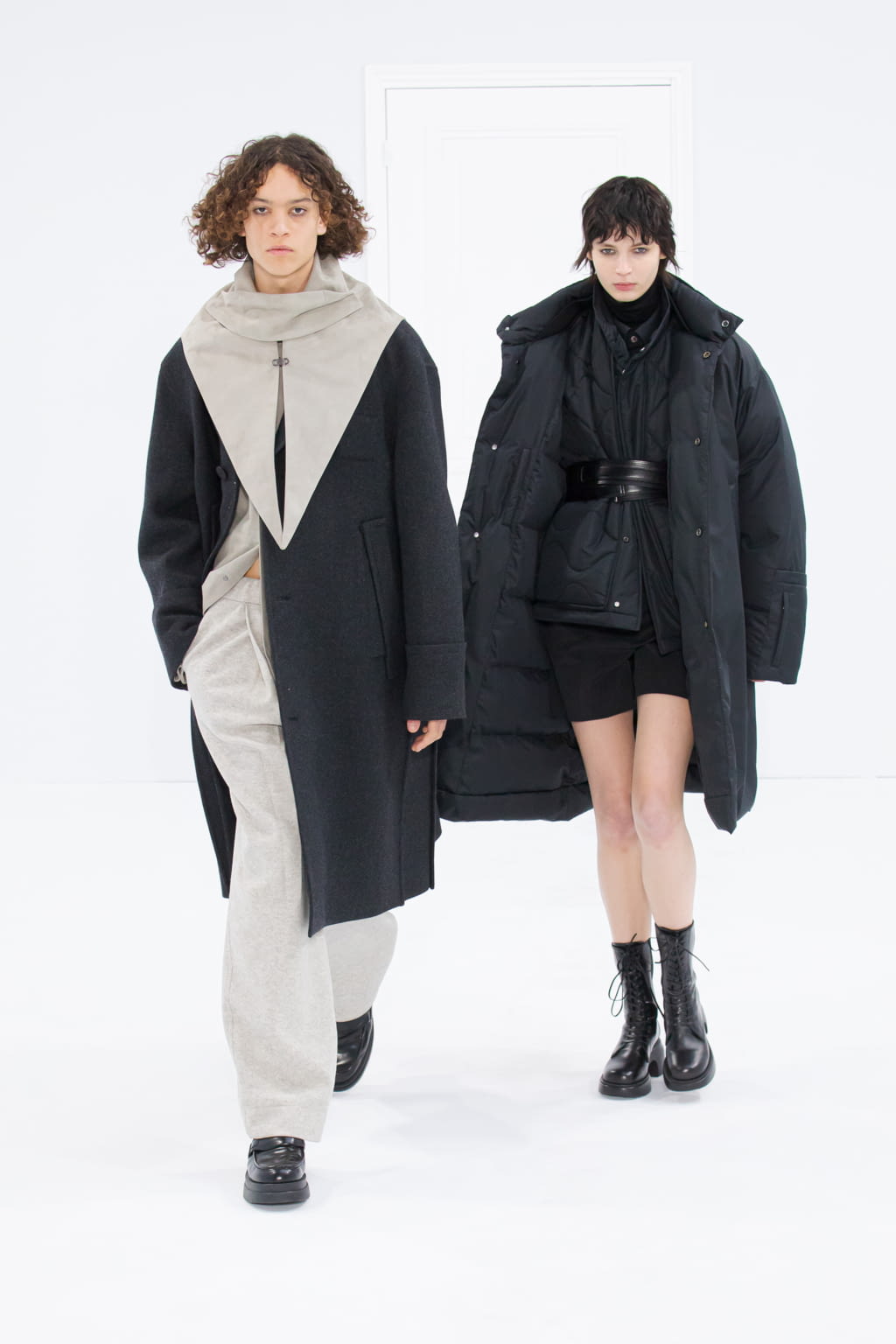 Fashion Week Paris Fall/Winter 2022 look 28 de la collection Wooyoungmi menswear