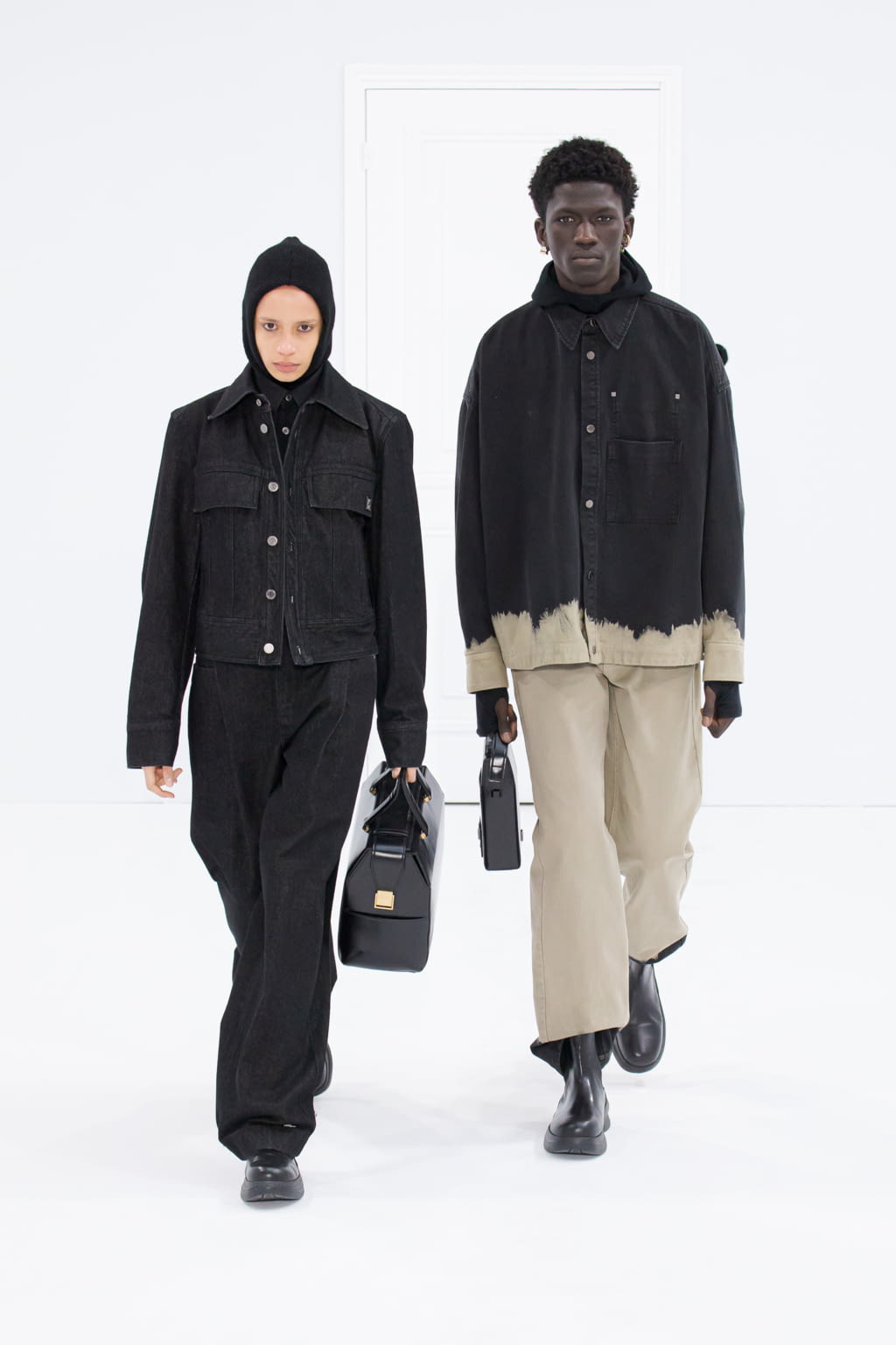 Fashion Week Paris Fall/Winter 2022 look 30 de la collection Wooyoungmi menswear