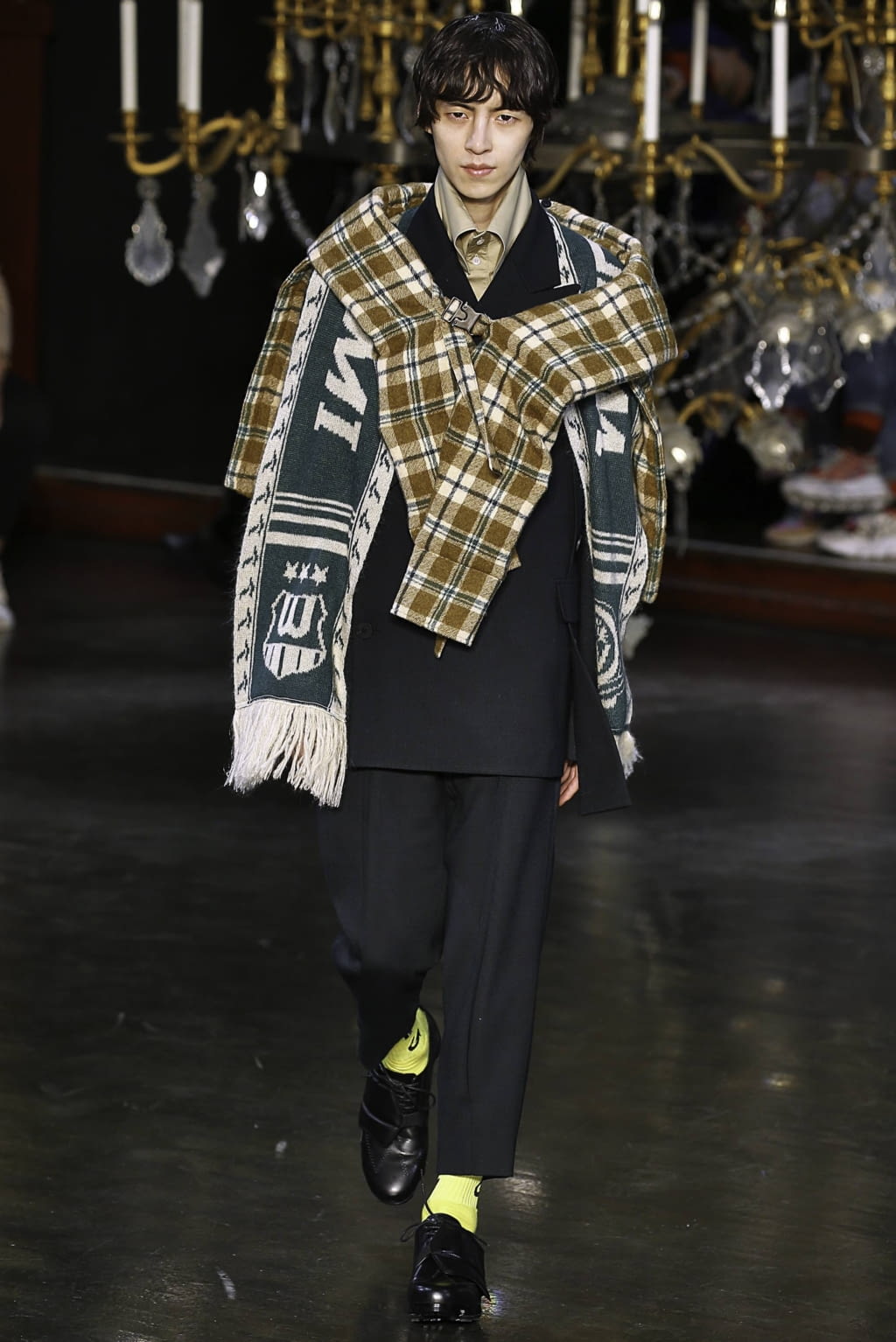 Fashion Week Paris Fall/Winter 2019 look 7 from the Wooyoungmi collection 男装