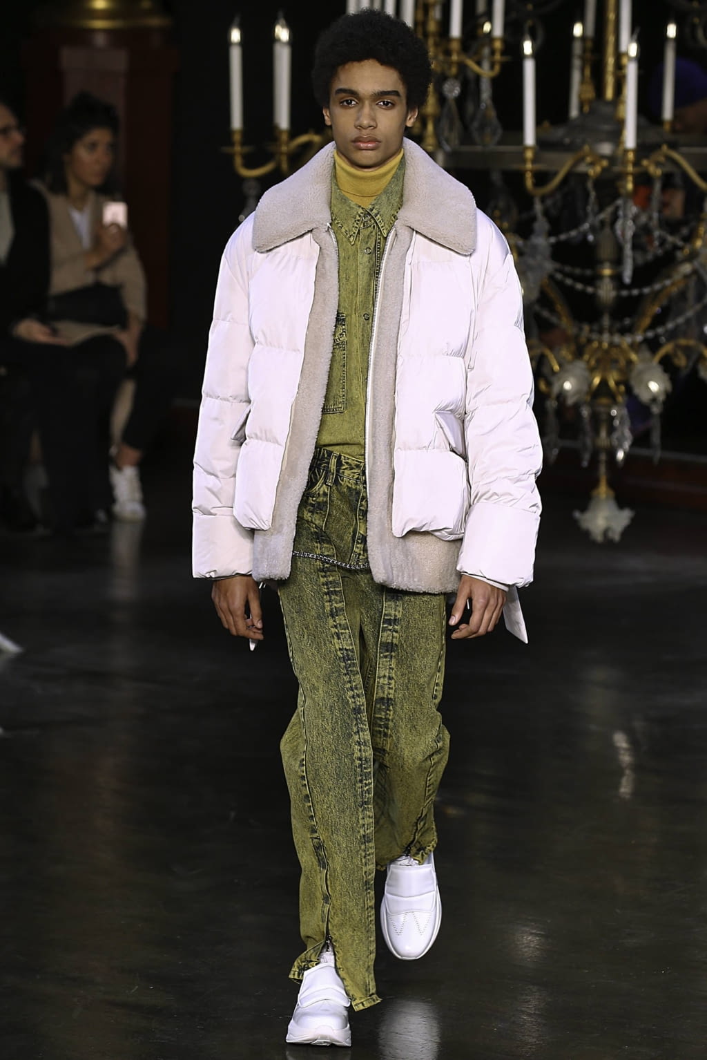 Fashion Week Paris Fall/Winter 2019 look 9 from the Wooyoungmi collection 男装