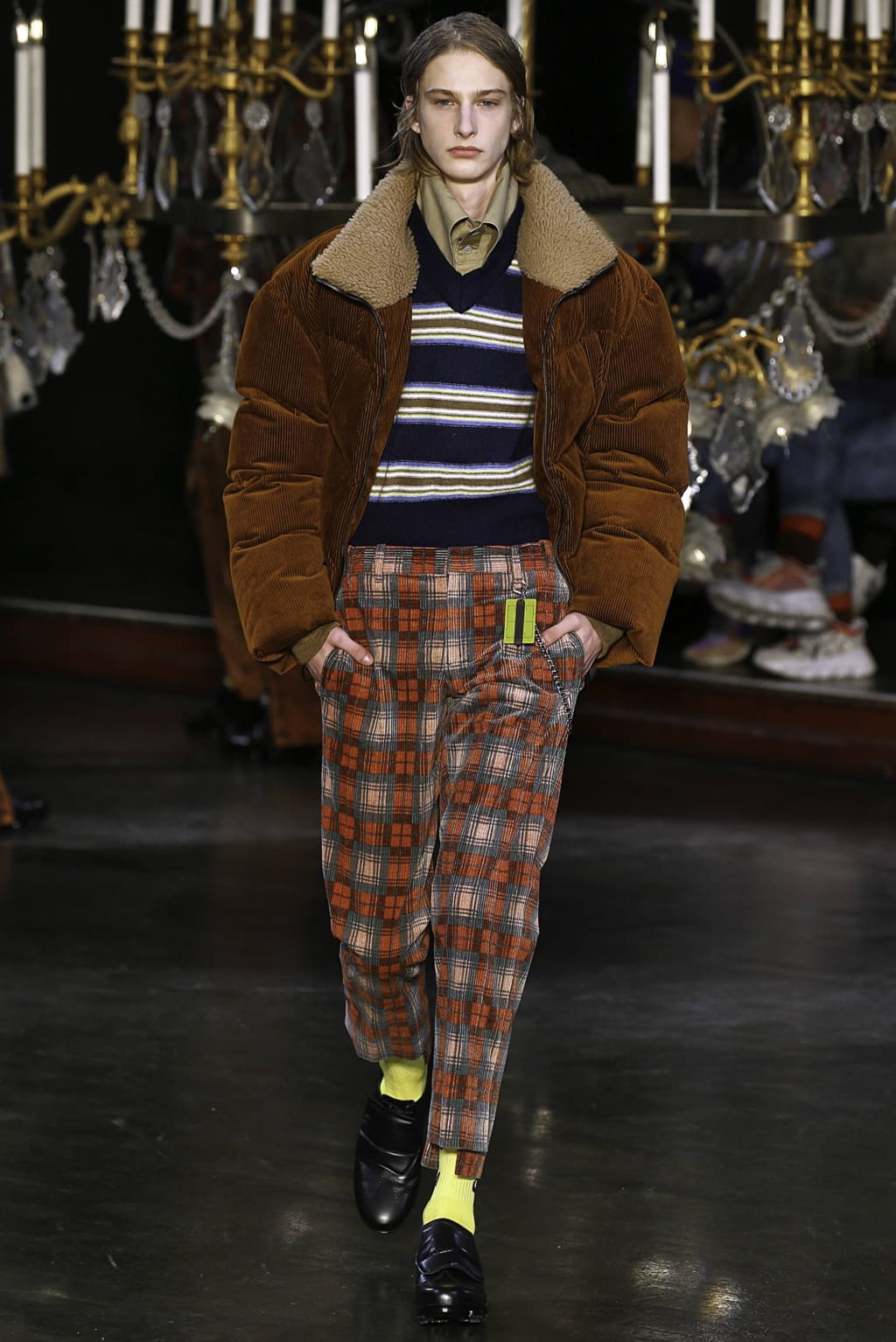 Fashion Week Paris Fall/Winter 2019 look 19 from the Wooyoungmi collection menswear