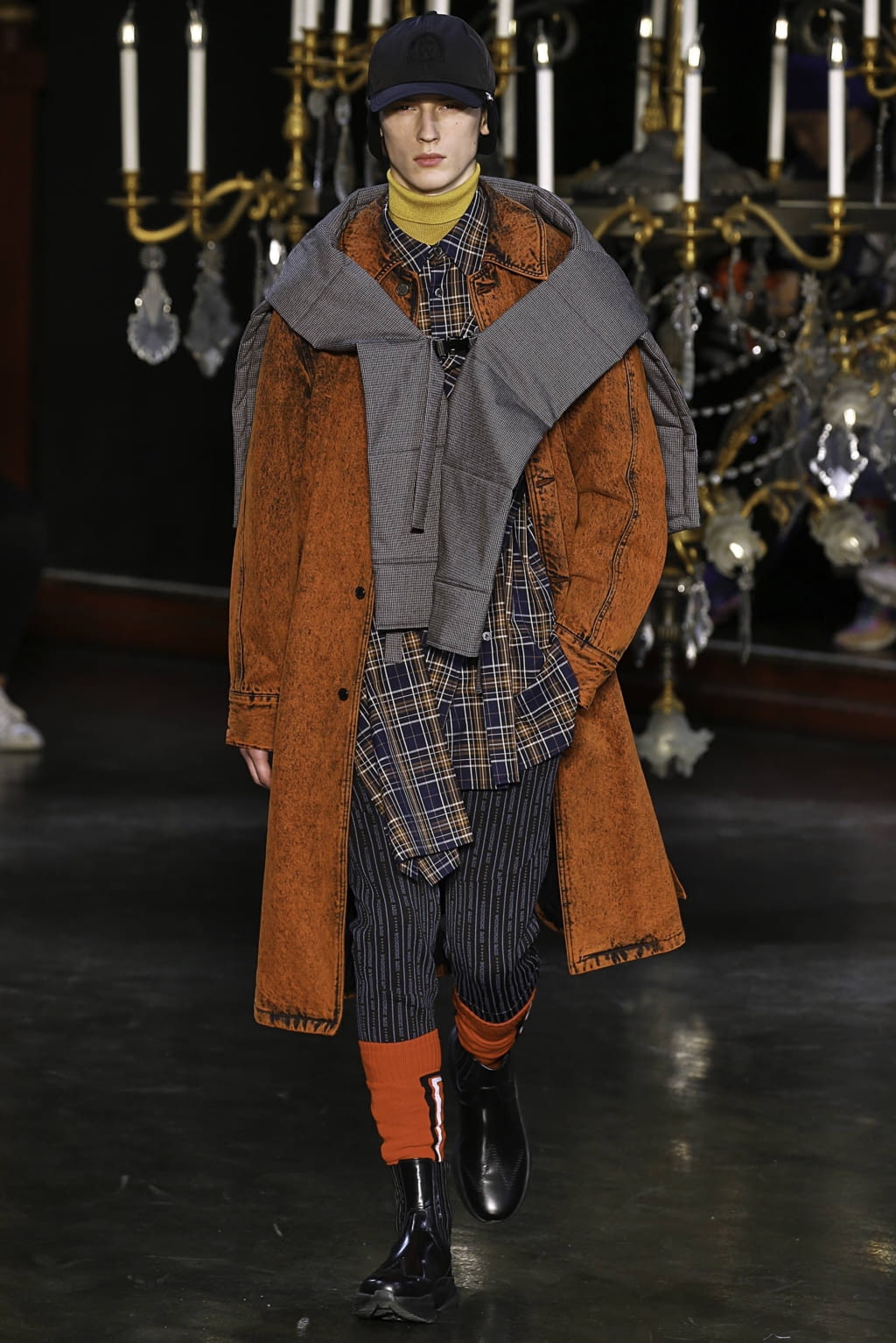 Fashion Week Paris Fall/Winter 2019 look 20 from the Wooyoungmi collection 男装