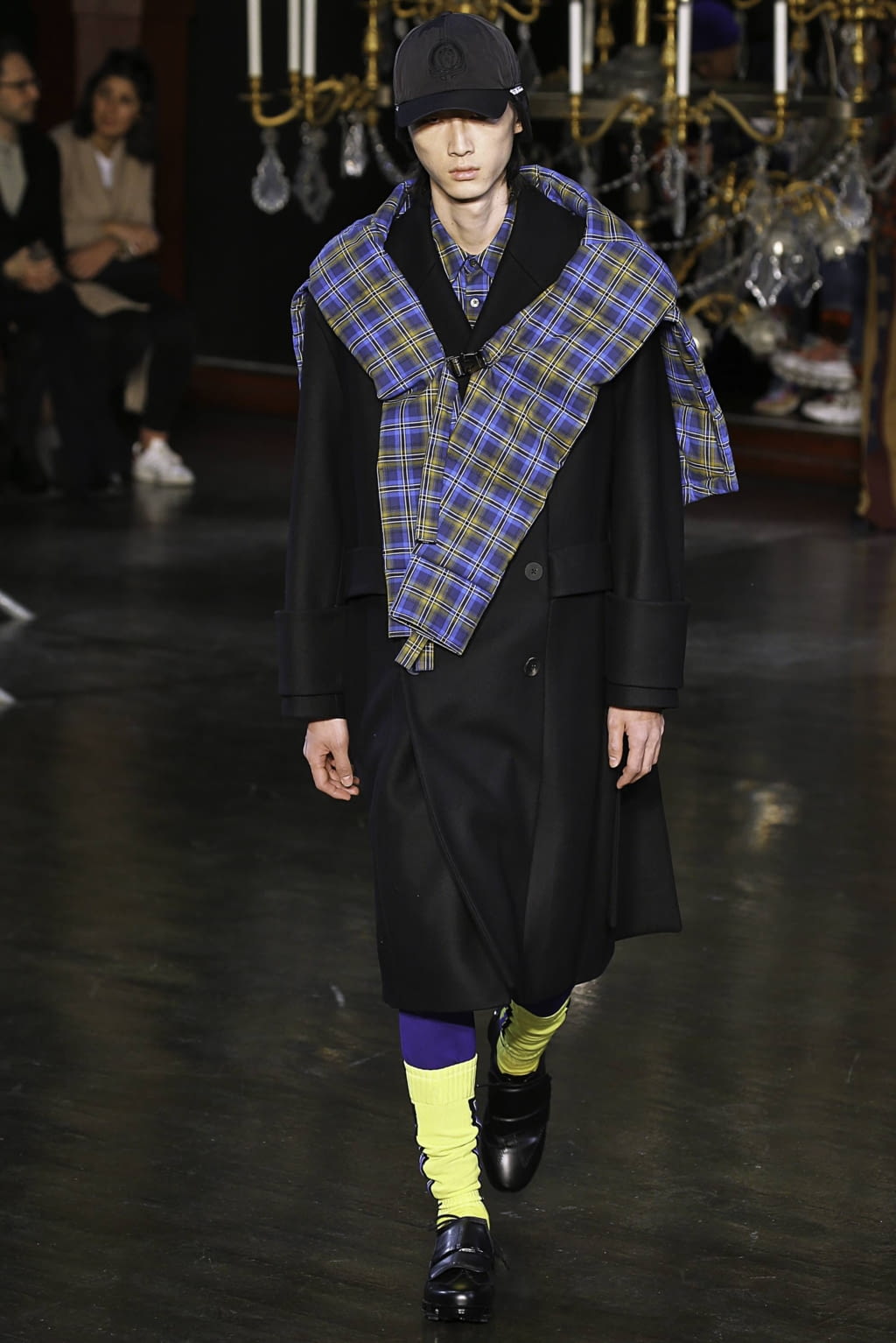 Fashion Week Paris Fall/Winter 2019 look 22 from the Wooyoungmi collection menswear
