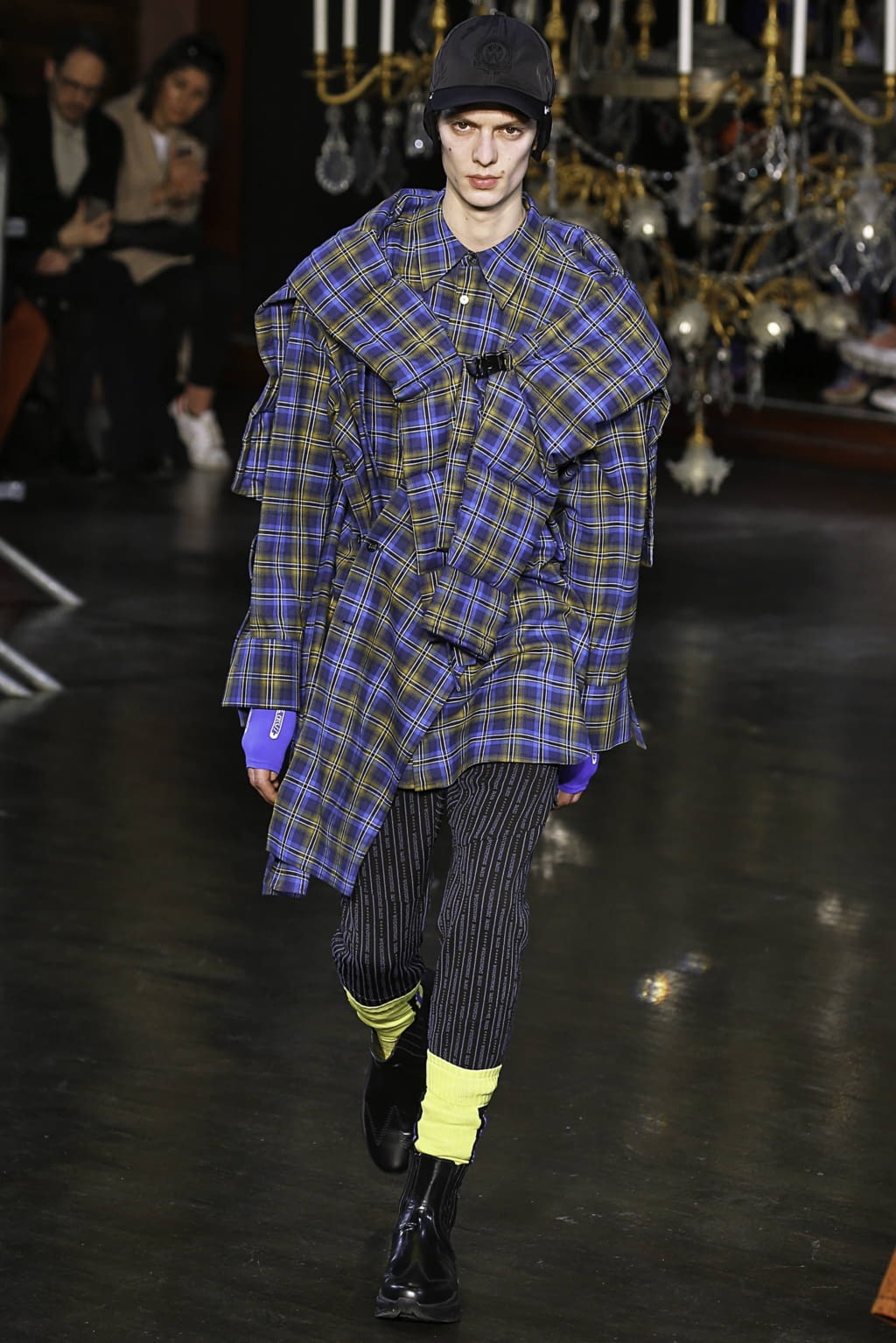 Fashion Week Paris Fall/Winter 2019 look 23 from the Wooyoungmi collection menswear