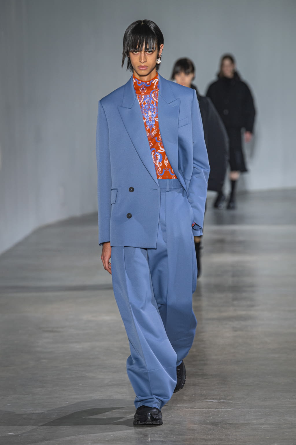 Fashion Week Paris Fall/Winter 2020 look 11 from the Wooyoungmi collection menswear