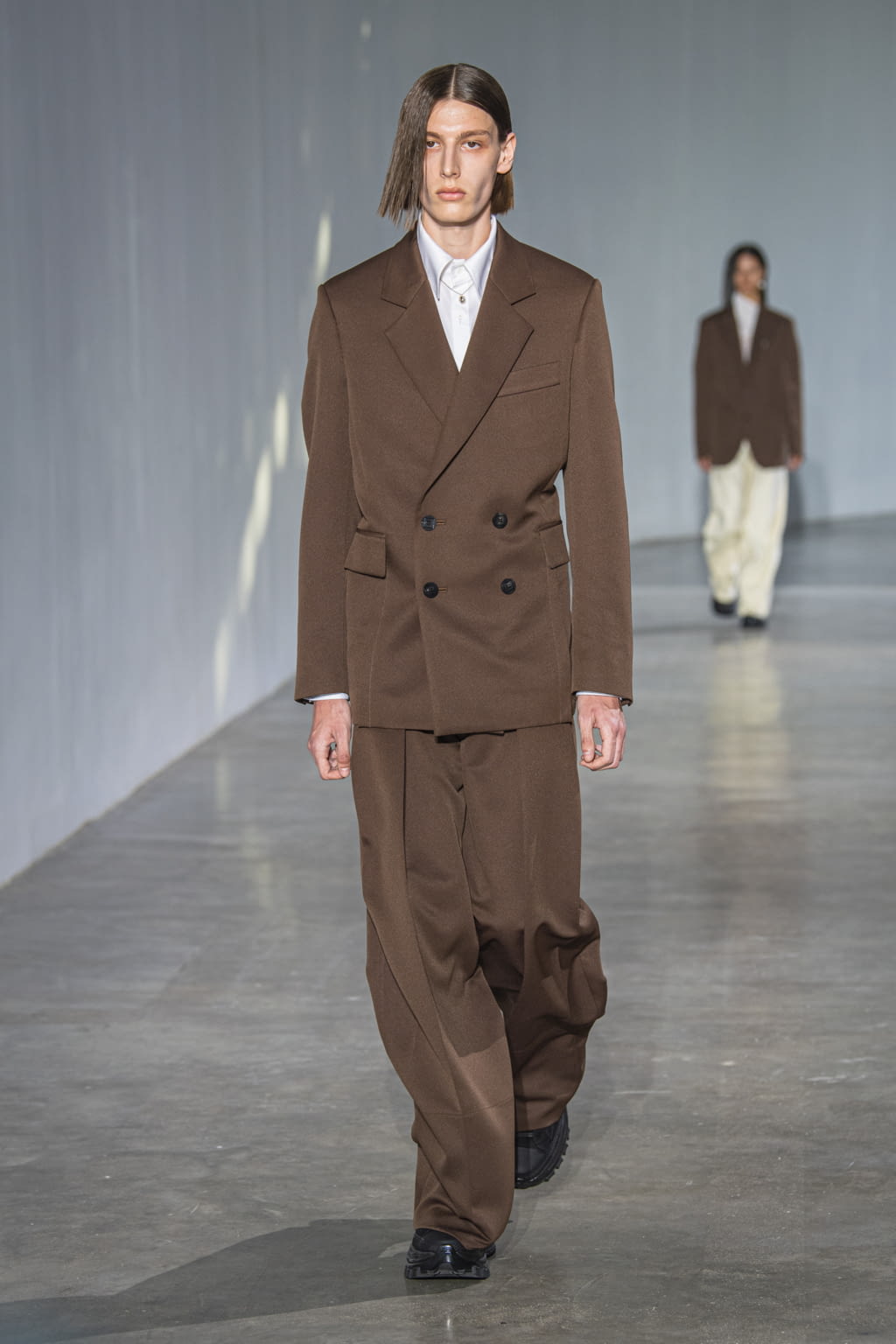 Fashion Week Paris Fall/Winter 2020 look 22 from the Wooyoungmi collection menswear