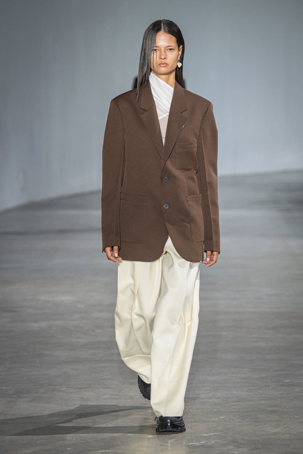 Fashion Week Paris Fall/Winter 2020 look 23 from the Wooyoungmi collection menswear
